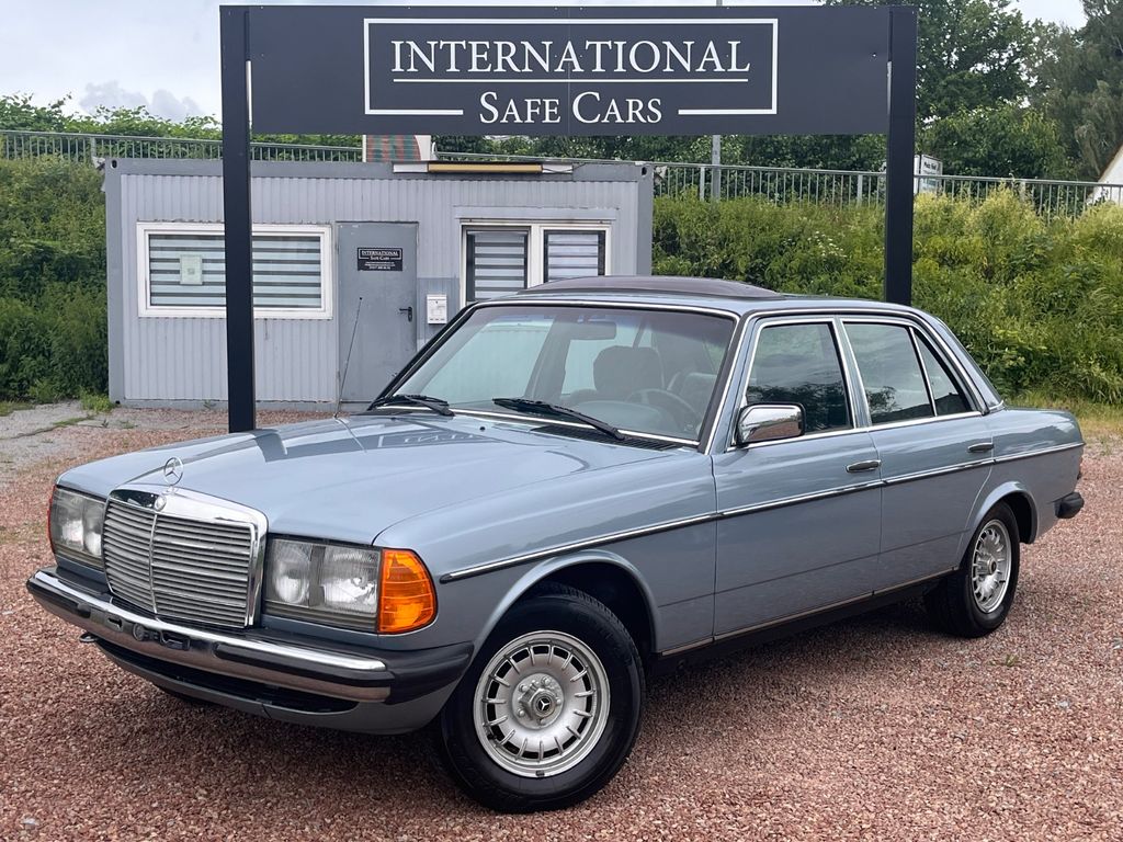 Bild des Angebotes Mercedes-Benz 240 D H-Zulassung/5-Gang/3.Hand/TÜV neu/Zentral.