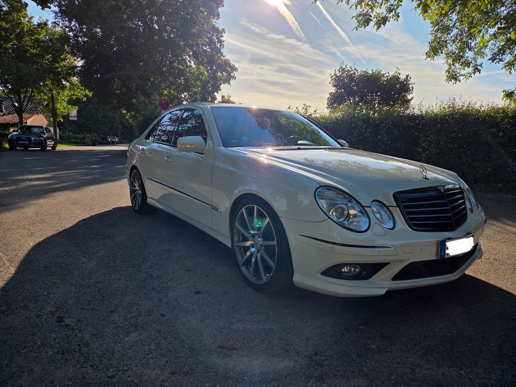 Bild des Angebotes Mercedes-Benz E 500 AVANTGARDE AMG Paket