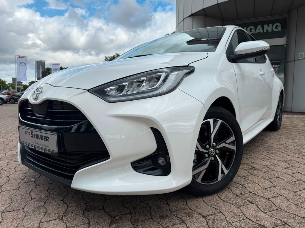 Bild des Angebotes Toyota Yaris Hybrid Teamplayer **COMFORTPAKET**