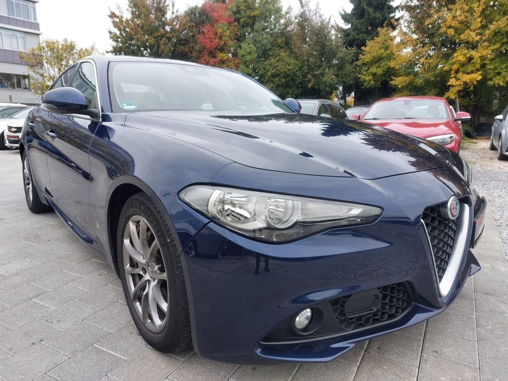 Bild des Angebotes Alfa Romeo Giulia Super*Automatik*Teilleder*Navi*1.Hand