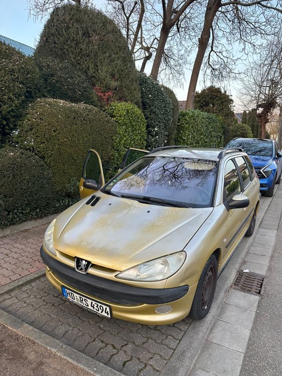 Bild des Angebotes Peugeot 206 SW Kombi