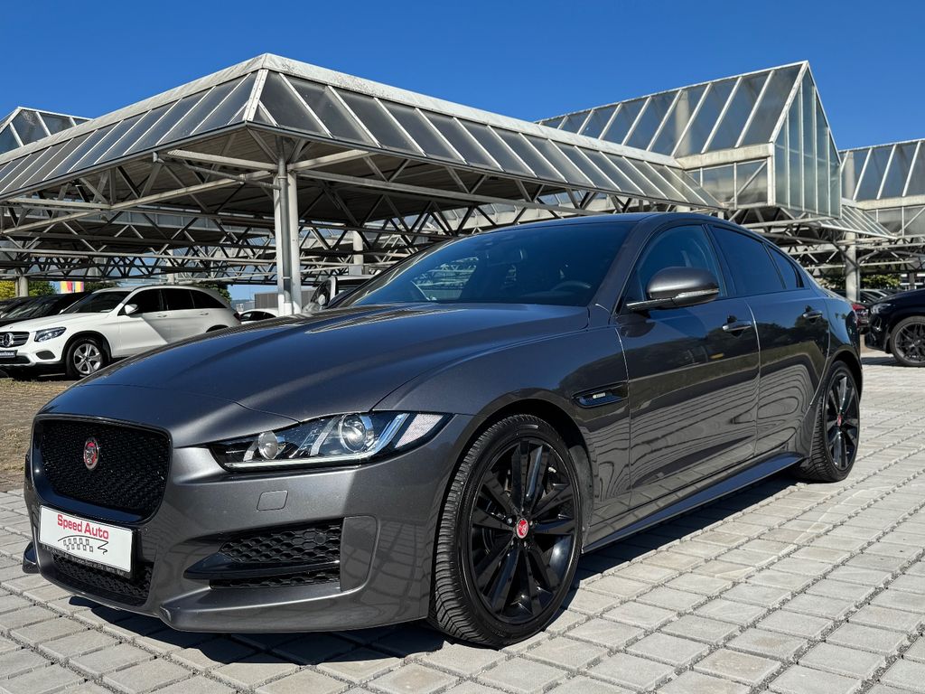 Bild des Angebotes Jaguar XE 2.0t R-Sport/NAVI/KAMERA/MERID/BLACK PACK/19