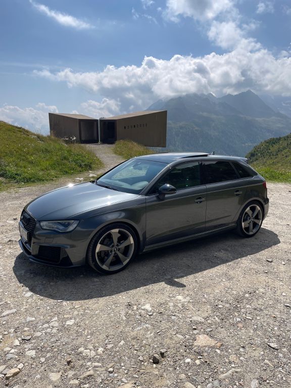 Bild des Angebotes Audi RS3 2.5 TFSI S tronic quattro Sportback -