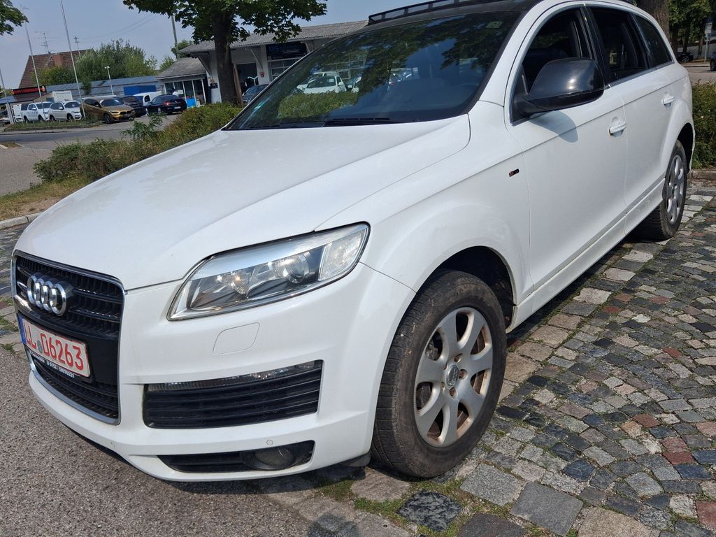 Audi Q7 3.0 TDI Vollausstattung S-Line 7-Sitzer usw !