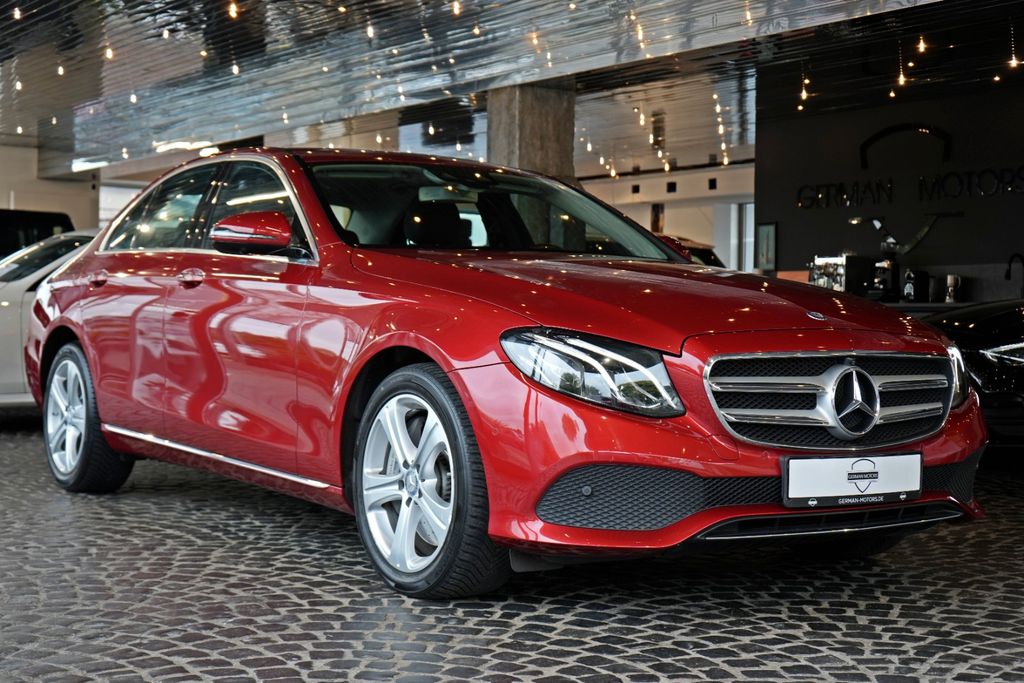 Bild des Angebotes Mercedes-Benz E 400 4Matic Limousine *HEADUP|360°|KEYLESSGO*