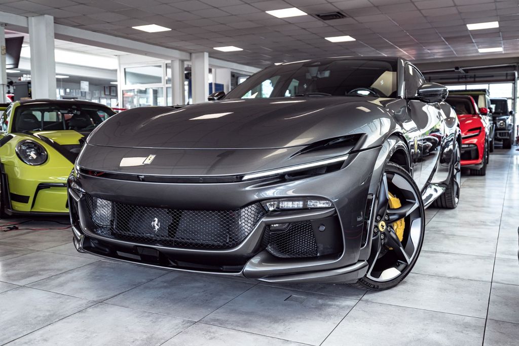 Bild des Angebotes Ferrari Purosangue V12 6.5 grey/brown*Pano*Carbon*Full