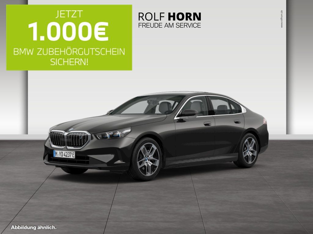 Bild des Angebotes BMW i5 eDrive40 Navi Pano harman/kardon RfKam HeadUp