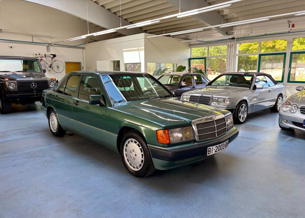 Mercedes-Benz 190 E 2.6 Schalter malachitgrün Leder Klima