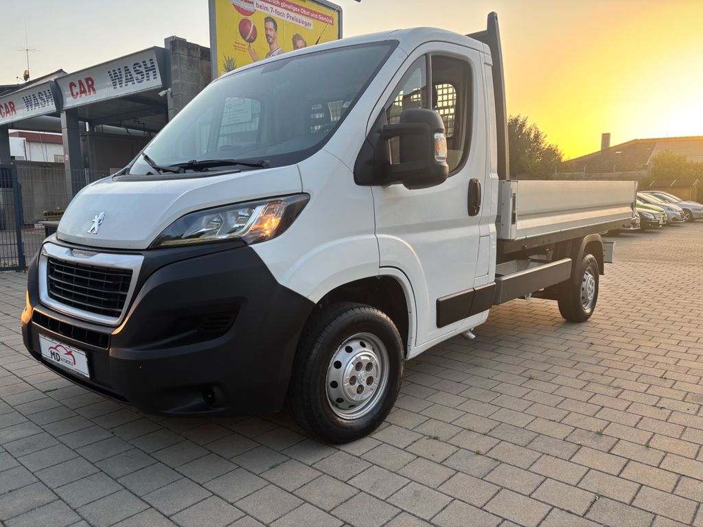 Bild des Angebotes Peugeot Boxer Pritsche 335 L2 BlueHDi 130 AHk,97000 km