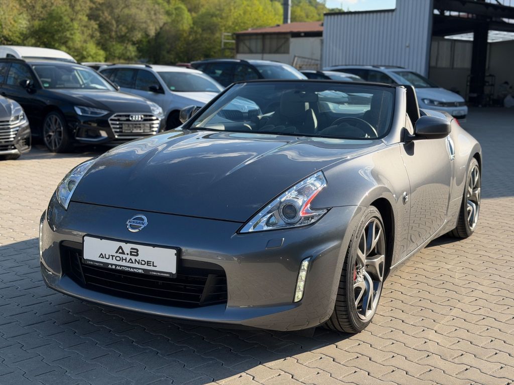 Nissan 370Z Roadster InvidiaTitan/16850km/Automatik!