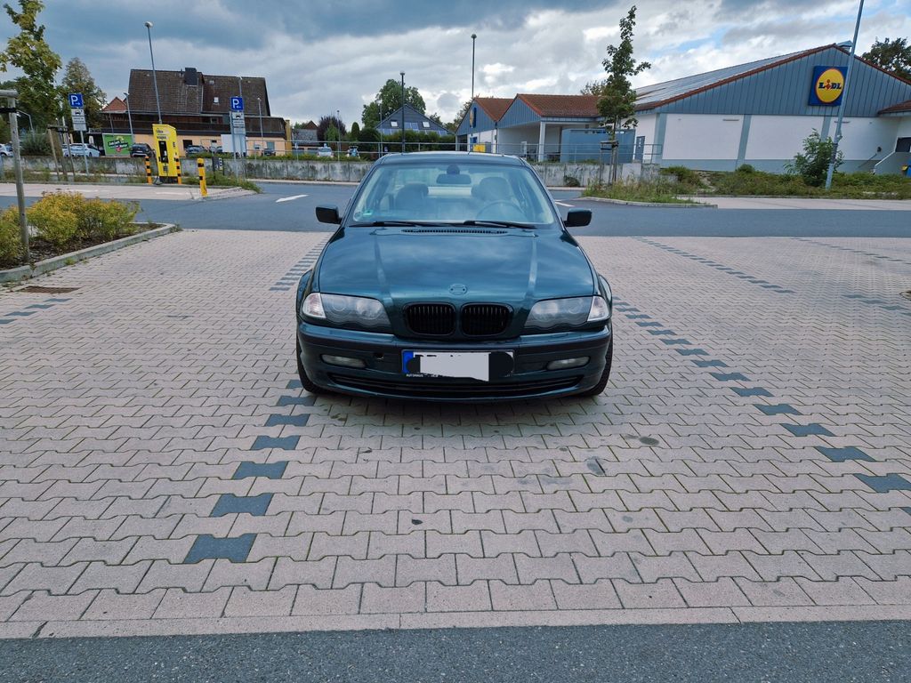 Bild des Angebotes BMW 325i -
