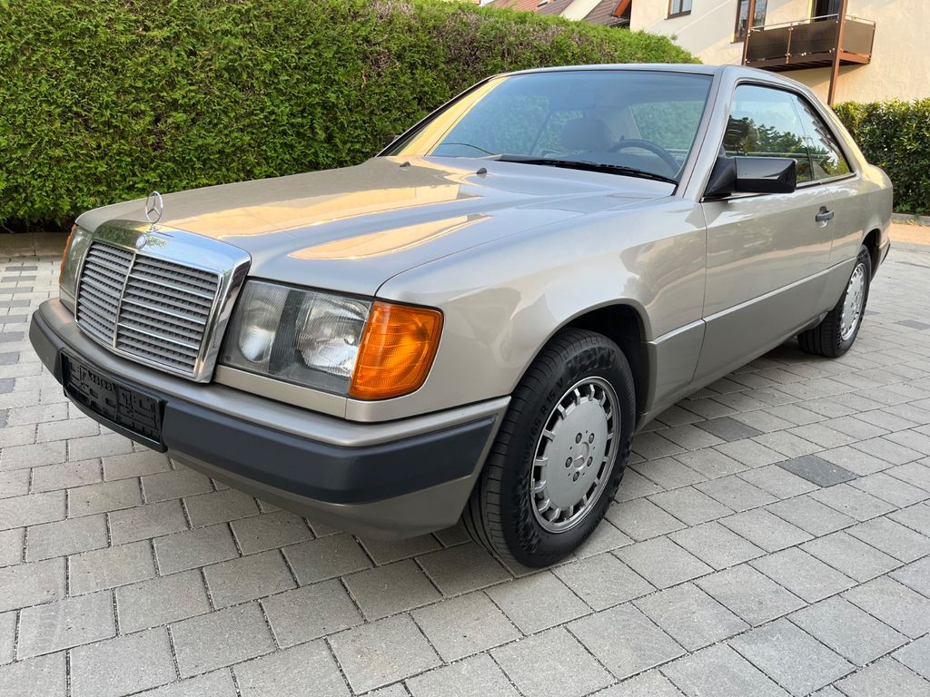 Bild des Angebotes Mercedes-Benz CE 300, Top Gepflegt, Leder, H-Kennz., wenig Km