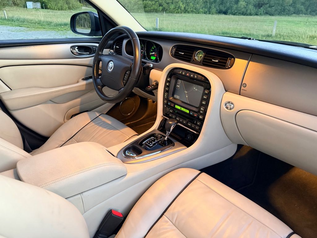 Bild des Angebotes Jaguar Einzelstück XJ8 mit 11k € Wartungshistorie