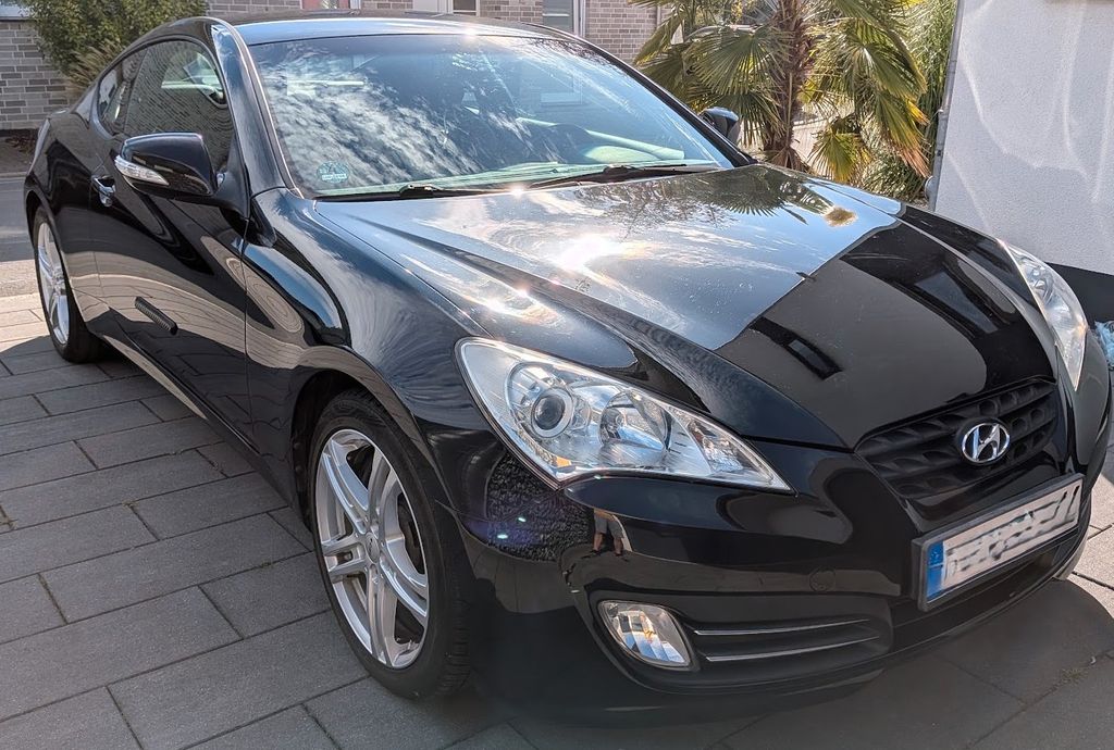 Hyundai Genesis Coupe 3.8 V6 - 1. Hand - 87.000 km