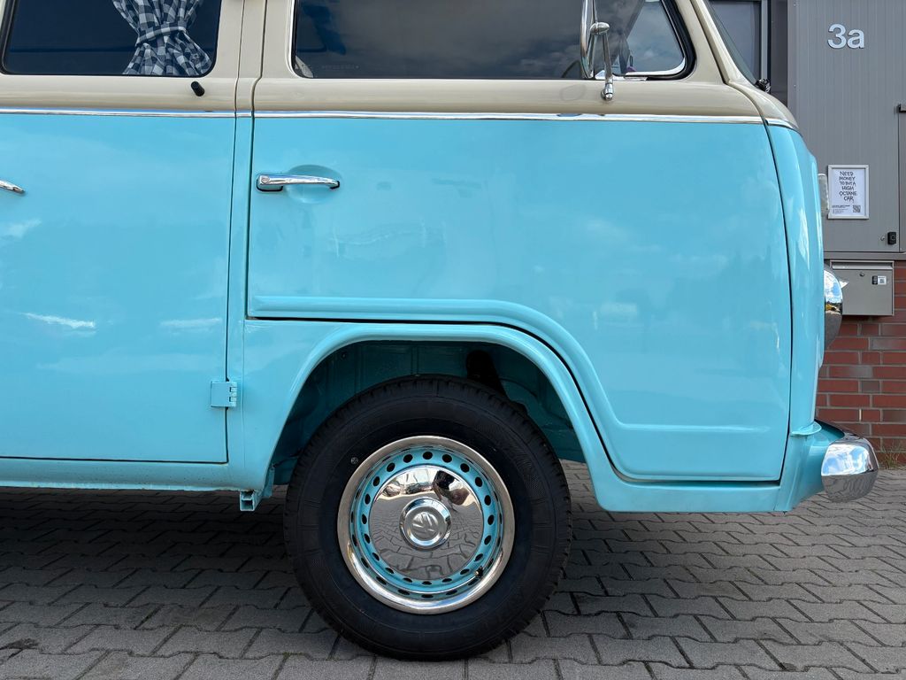 Volkswagen T2 Fensterbus / 9-Sitzer / Faltdach