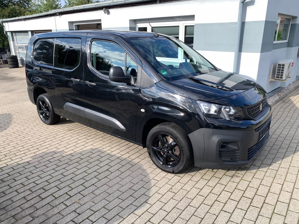 Bild des Angebotes Peugeot Partner Pro FlexCab 1,5 Mixto L2 Temp. PDC Klima