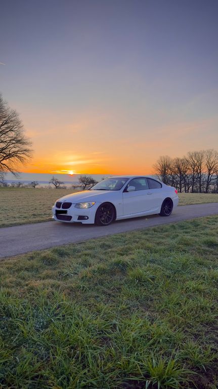 Bild des Angebotes BMW 330d Coupé -