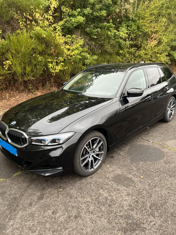 Bild des Angebotes BMW 330d xDrive Touring Automatic mit Sportsitzen