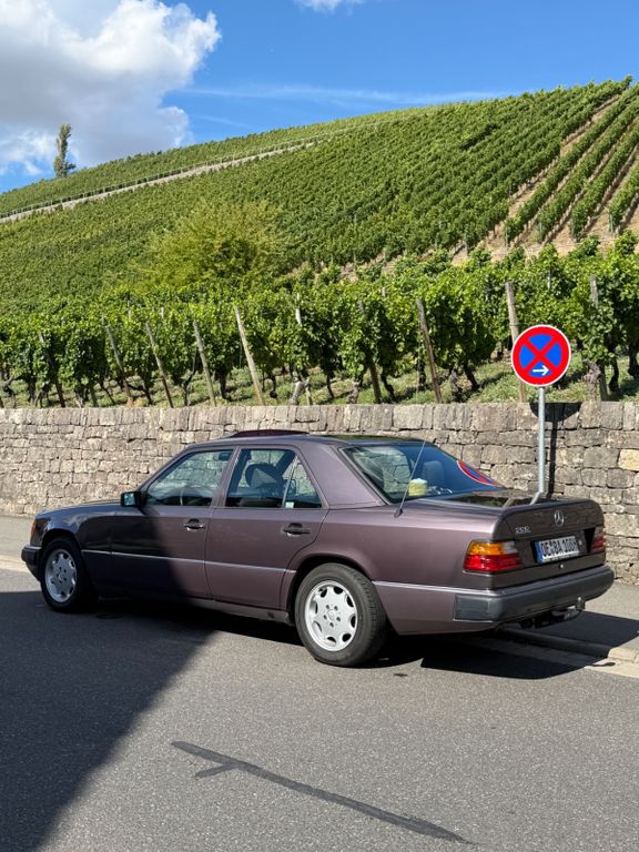 Mercedes-Benz W 124 200 D