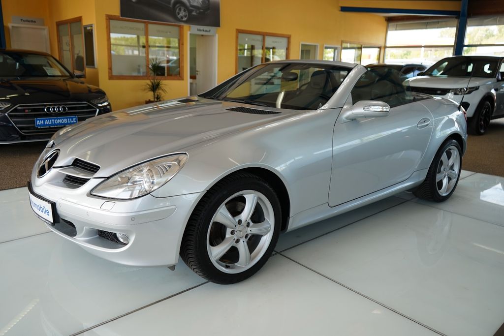 Bild des Angebotes Mercedes-Benz SLK Roadster Cabrio XENON / NAVI / LEDER / PDC