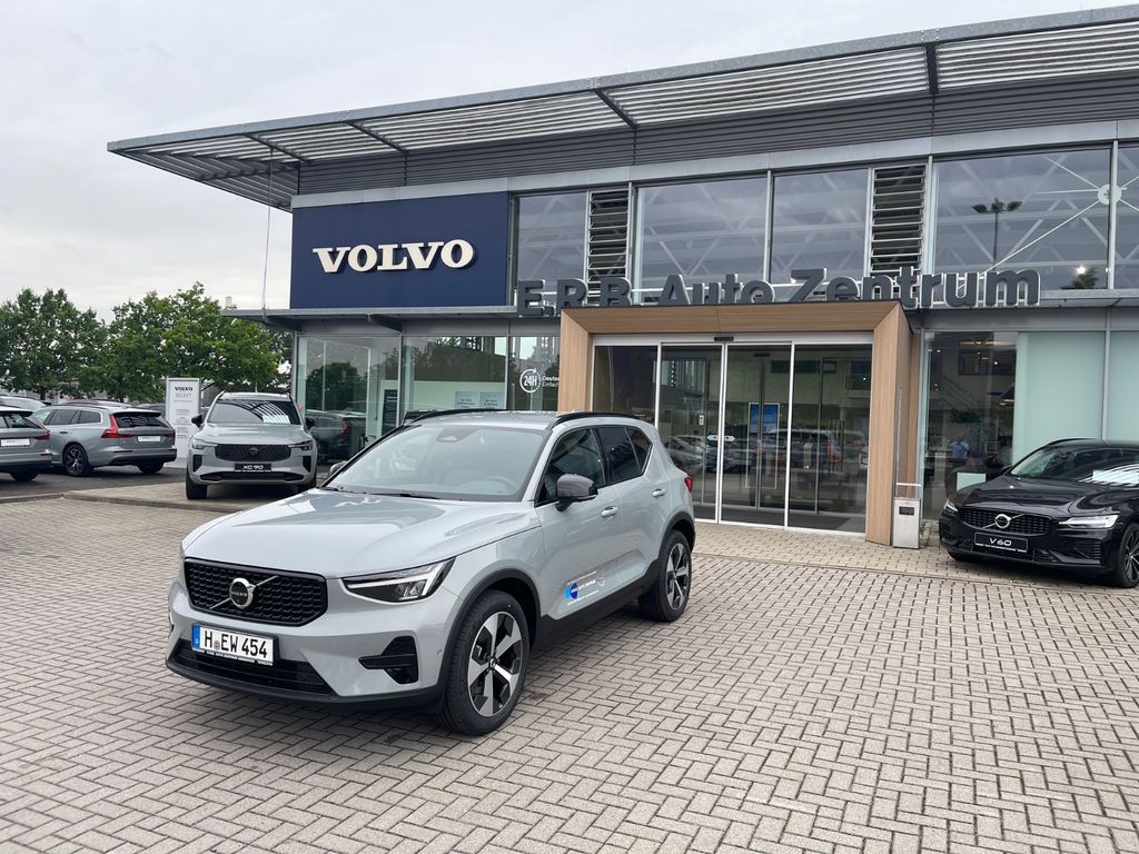 Bild des Angebotes Volvo XC40 B4 Plus Dark