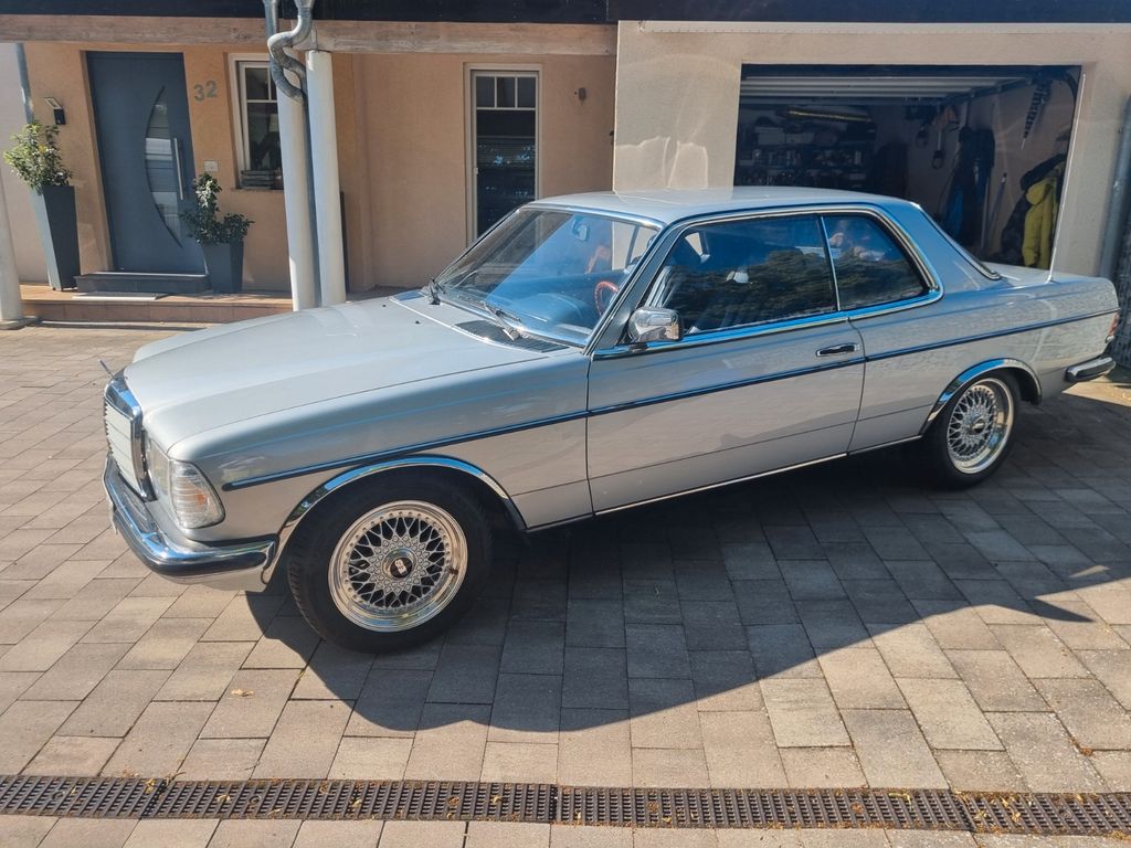 Bild des Angebotes Mercedes-Benz E 230