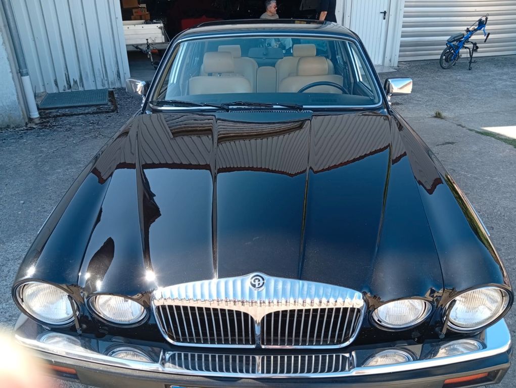 Bild des Angebotes Jaguar Daimler Double Six V12 Vollaustattung 1989