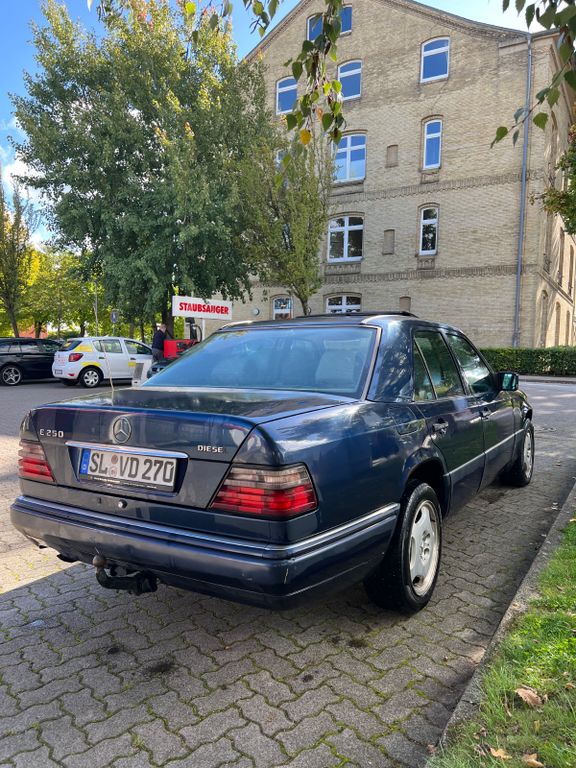 Bild des Angebotes Mercedes-Benz E 250 Diesel Automatik TÜV 04/28