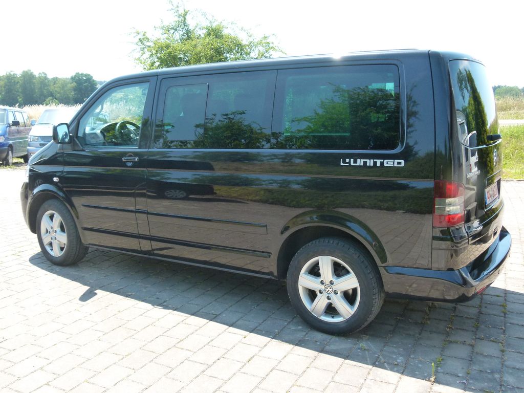 Bild des Angebotes Volkswagen T5 Multivan 2,5ltr. United