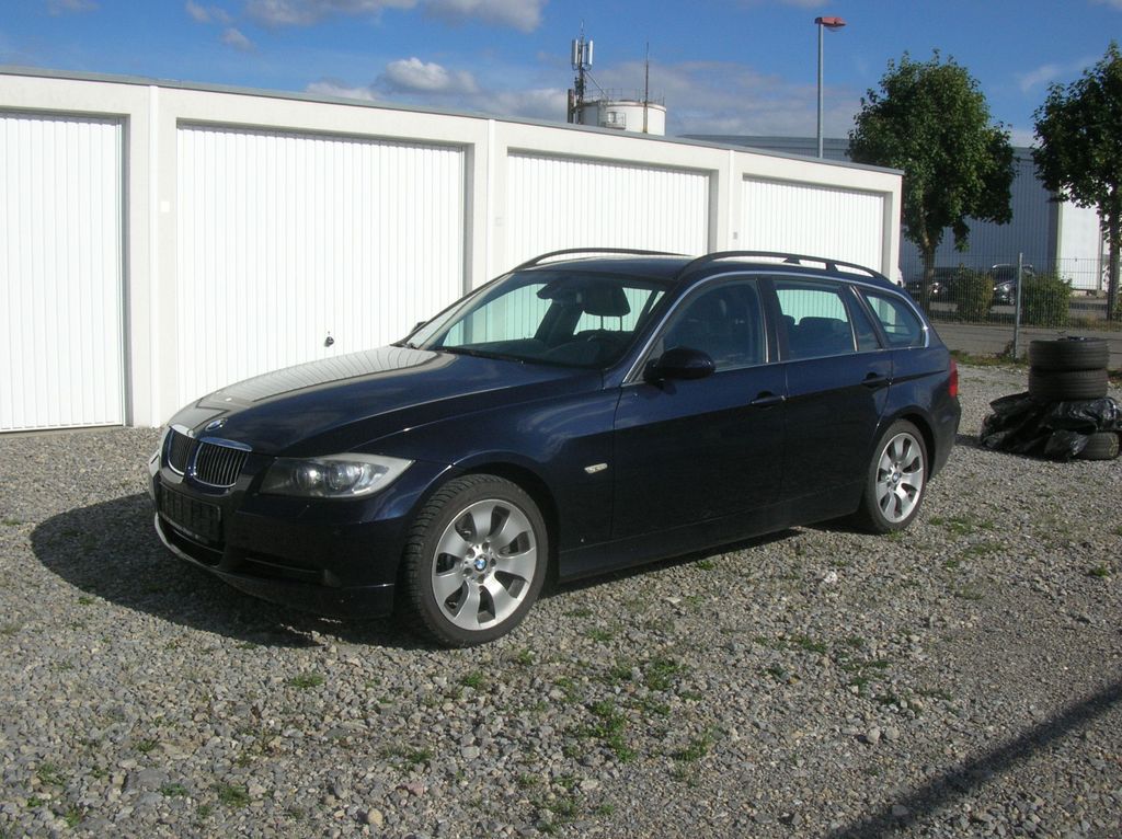 BMW 330 xd Touring-Navi-Pano-Klima-PDC-AHK
