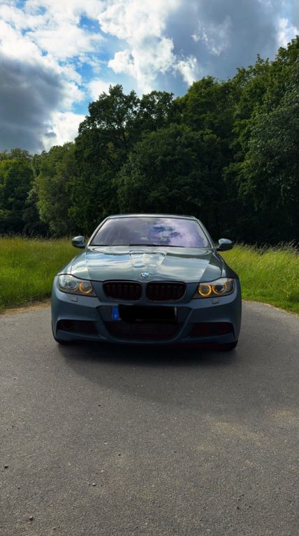 Bild des Angebotes BMW 330d xDrive -