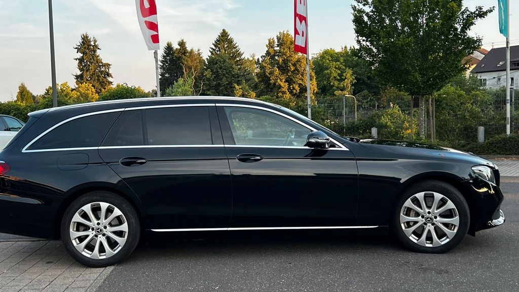 Bild des Angebotes Mercedes-Benz E 350 d 4MATIC T, AMG Line, Neue TüV,Serviceheft