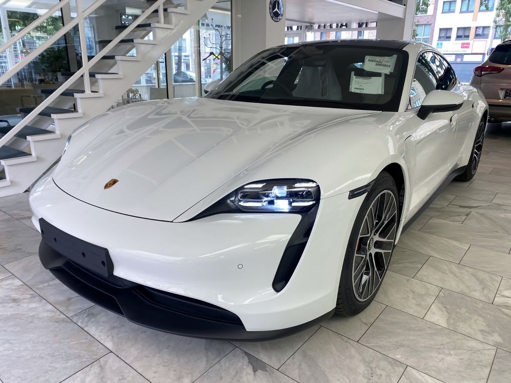 Porsche Taycan 4 S RHD/Pano/Bose/18W/20/1.Hd Porsche