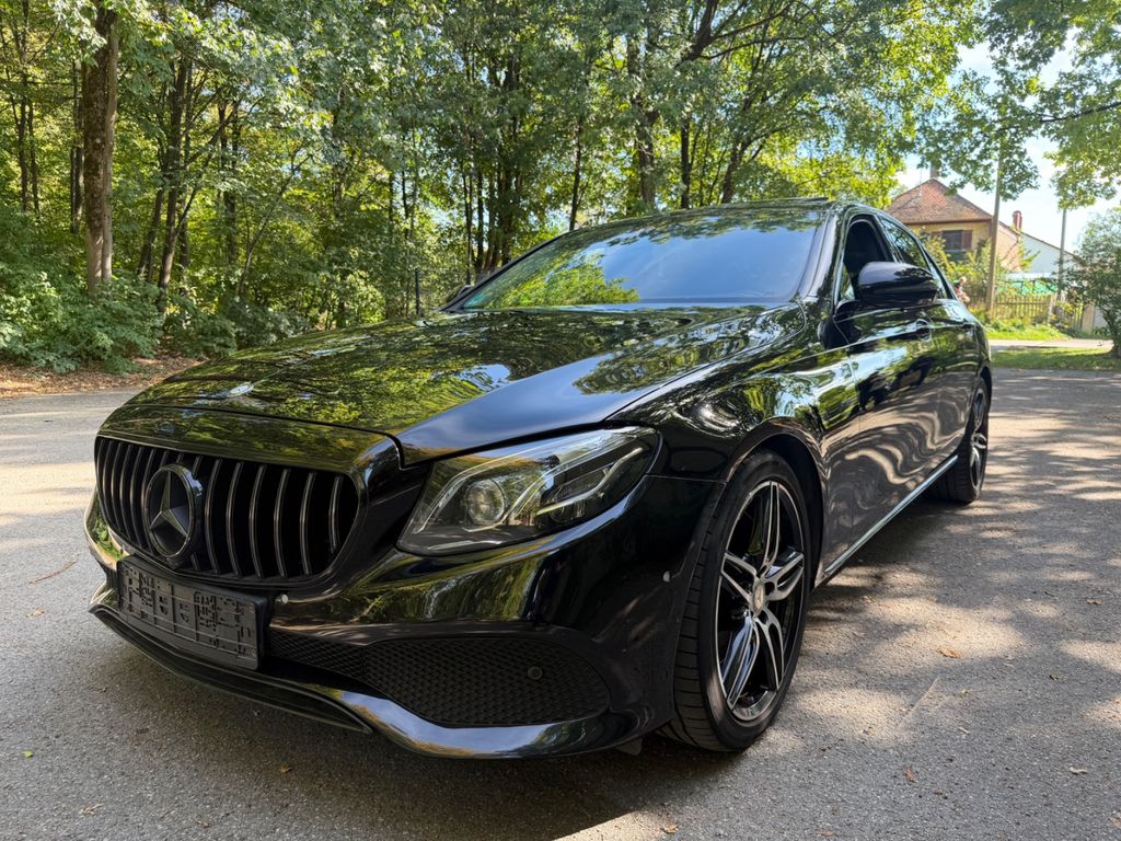 Bild des Angebotes Mercedes-Benz E 350d Autom. AMG-19 Zoll Fullscreen LED, Pano