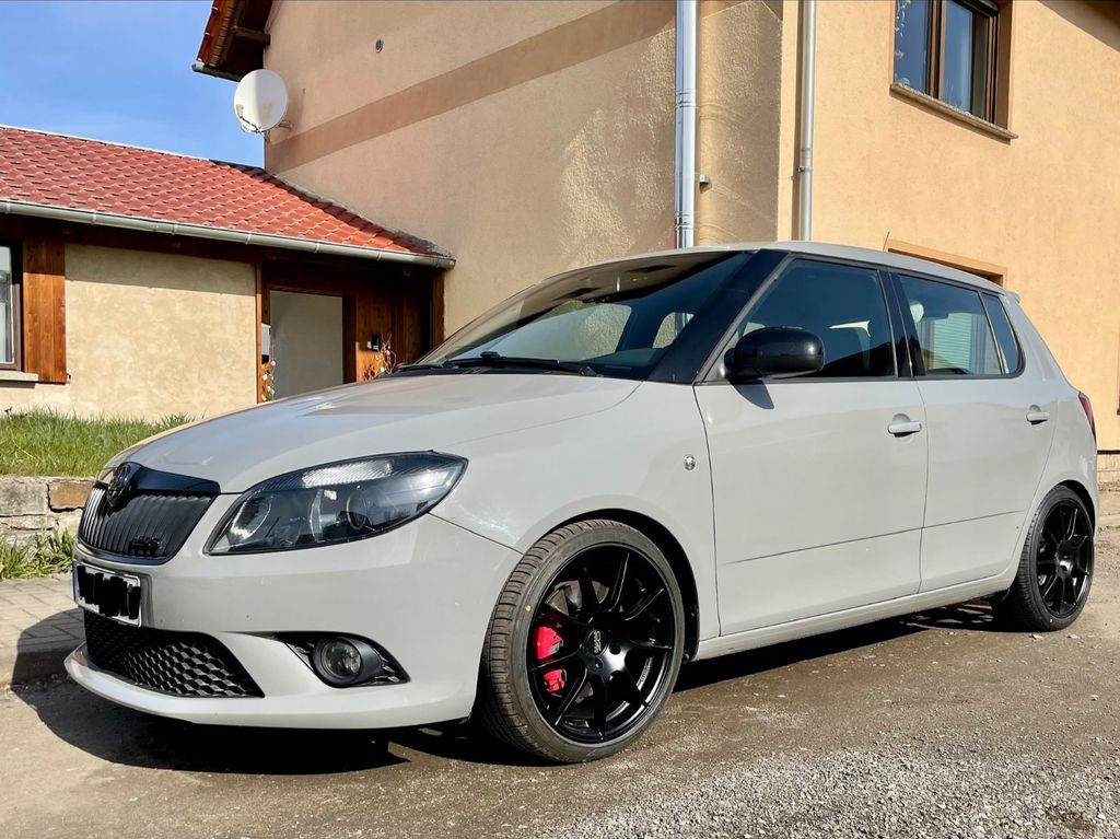 Bild des Angebotes Skoda Fabia 1.4l TSI DSG RS RS