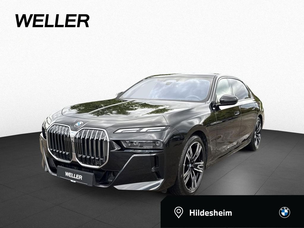 Bild des Angebotes BMW 740d xDr M SPORT SkyL,AHK,StHz,HUD,PAPro,DAPro