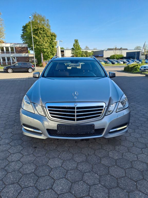 Bild des Angebotes Mercedes-Benz E 250 E T-Modell E 250 CGI BlueEfficiency