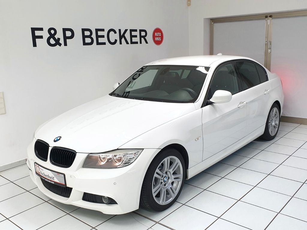 Bild des Angebotes BMW 330i Limousine M Paket Schalter Leder Navi