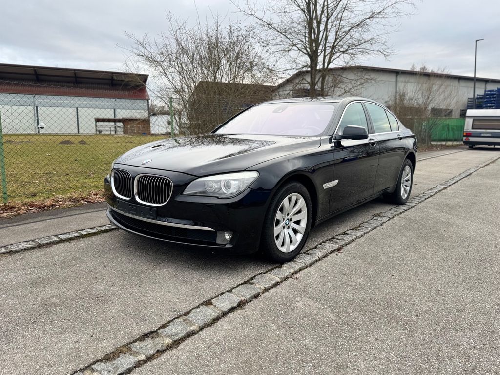 Bild des Angebotes BMW 750i F01 V8 | TÜV neu | Scheckheft | HUD