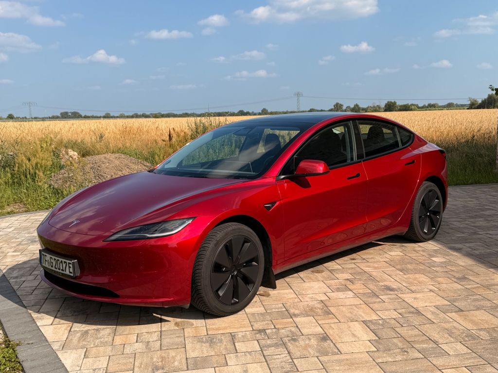 Bild des Angebotes Tesla Model 3 Highland Ultra Red - Premium Ausstattung