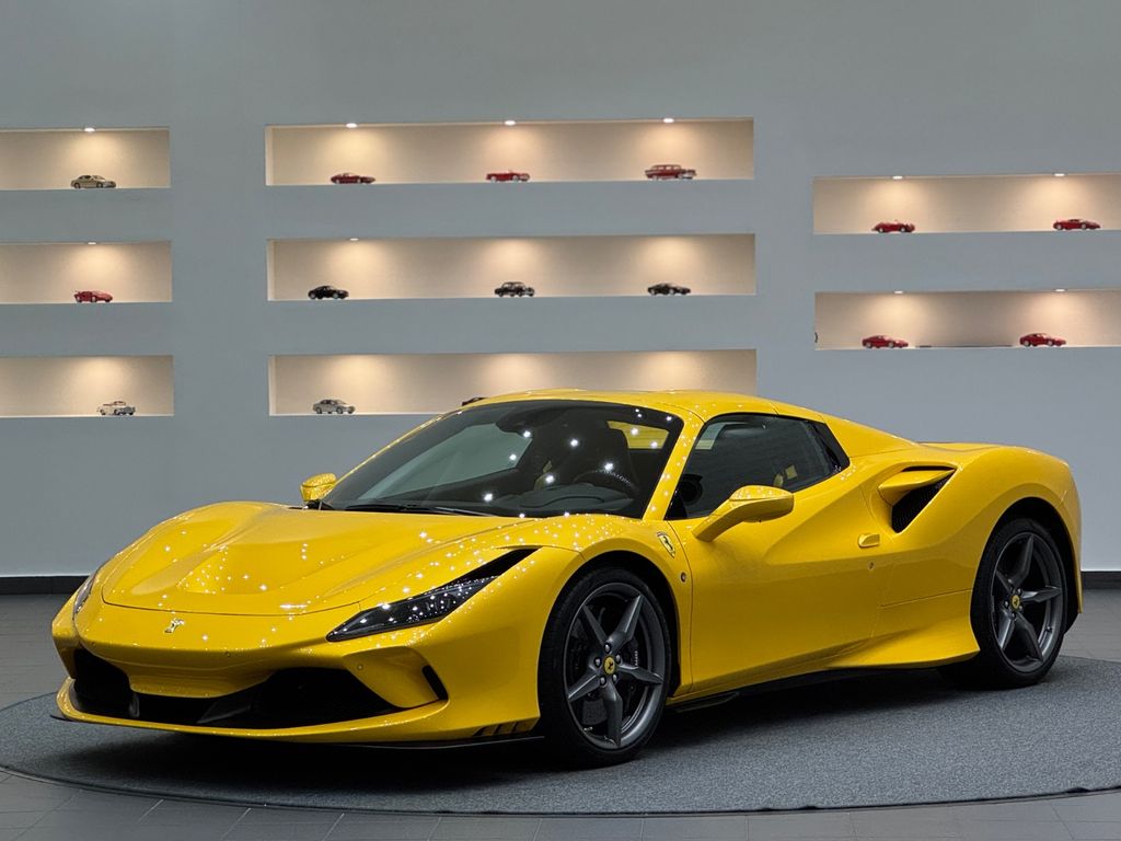 Bild des Angebotes Ferrari F8 Spider *PPF*RacingSeats*Giallo Triplo Strato*