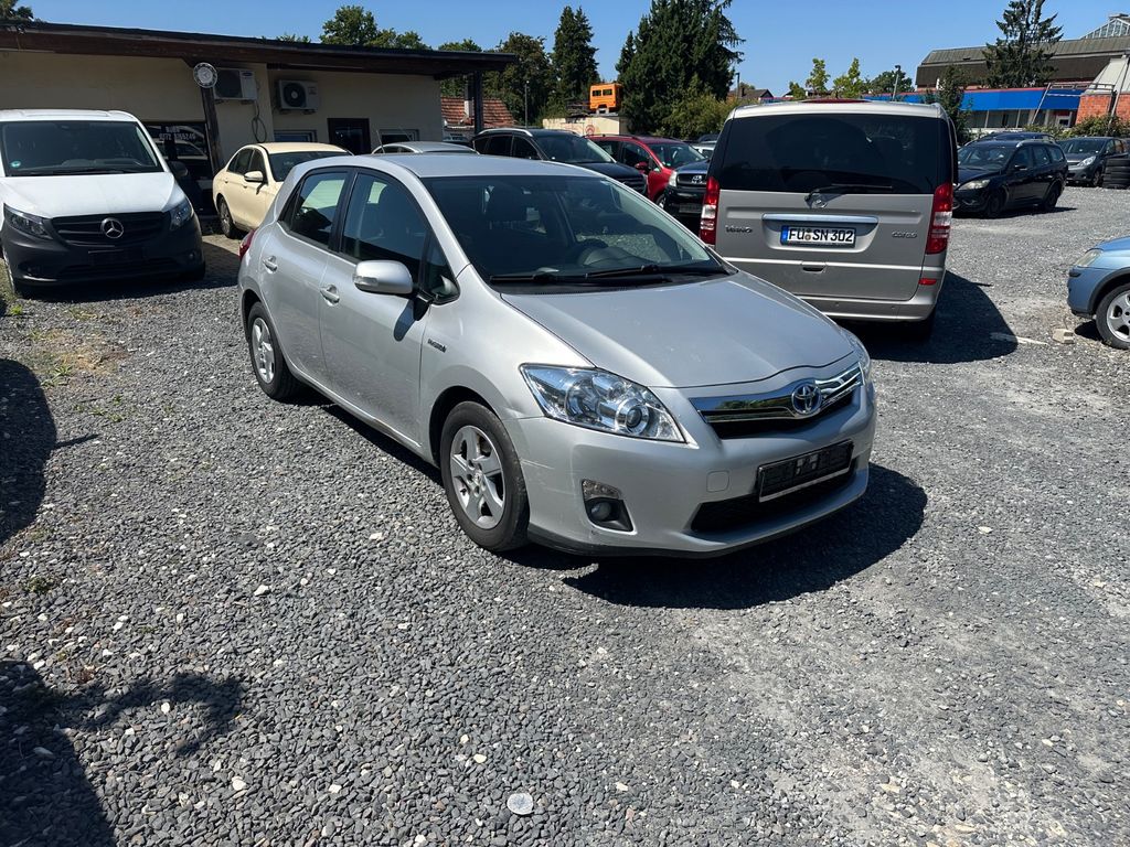 Toyota Auris Hybrid Life