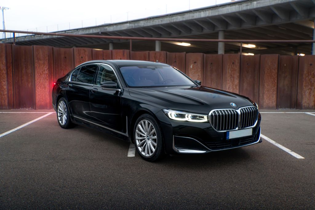 Bild des Angebotes BMW 745Le xDrive