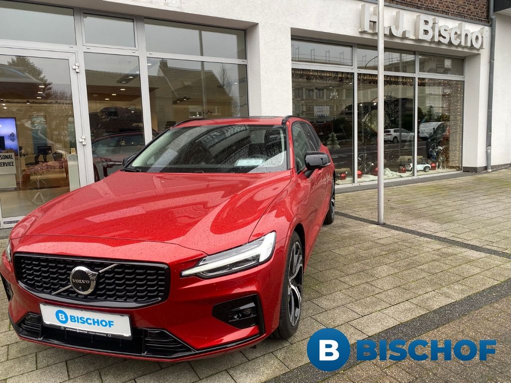 Bild des Angebotes Volvo V60 B4 Ultra Dark Bowers & Wilkins 360 Pano Memo