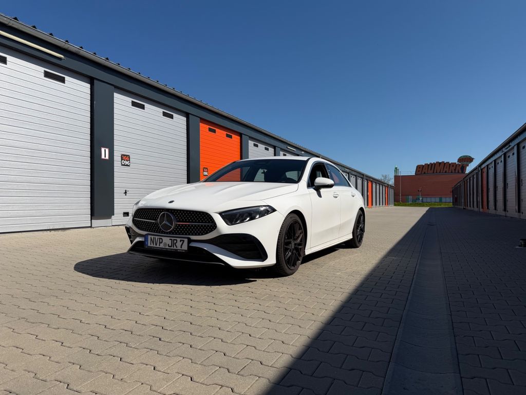 Bild des Angebotes Mercedes-Benz A 200 AMG LED CAM Automatik Sitzh Lenkradheizun