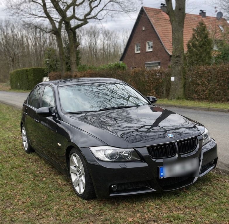 Bild des Angebotes BMW 325i - M Packet