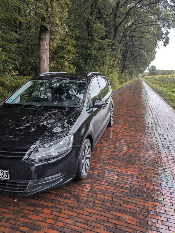Bild des Angebotes Volkswagen Sharan 2.0 TDI SCR 135kW DSG Schaltwippen AHK