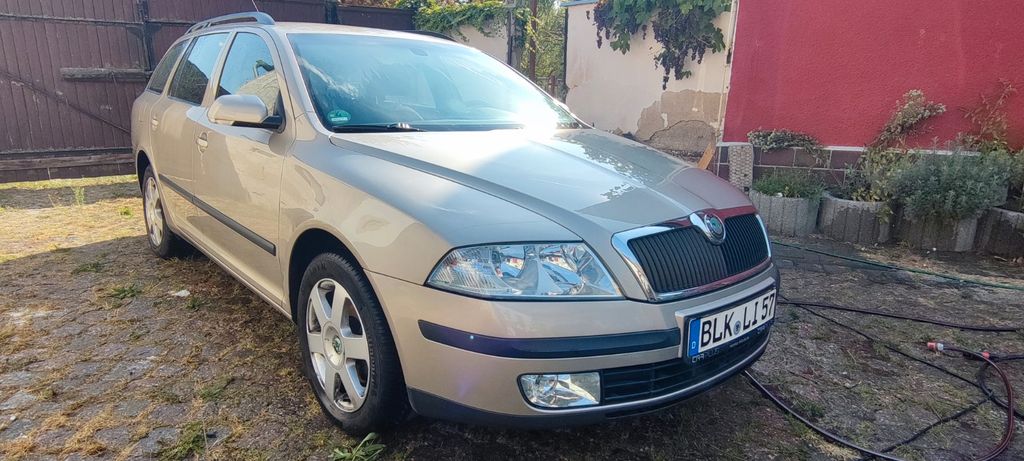 Bild des Angebotes Skoda Octavia Combi 2.0 FSI Ambiente Ambiente