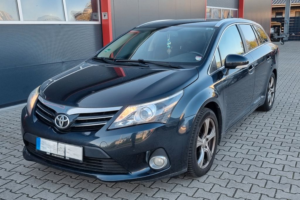 Bild des Angebotes Toyota Avensis Combi Sol 2.2 D-4D Sol