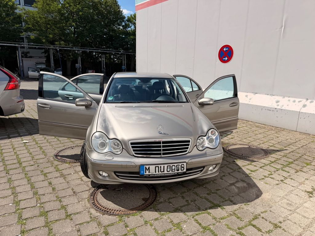 Bild des Angebotes Mercedes-Benz C 320 4MATIC Classic